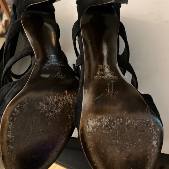 Giuseppe Zanotti black suede sandals 9.5. Worn 3 X. Very good condition - Picture 3 of 4
